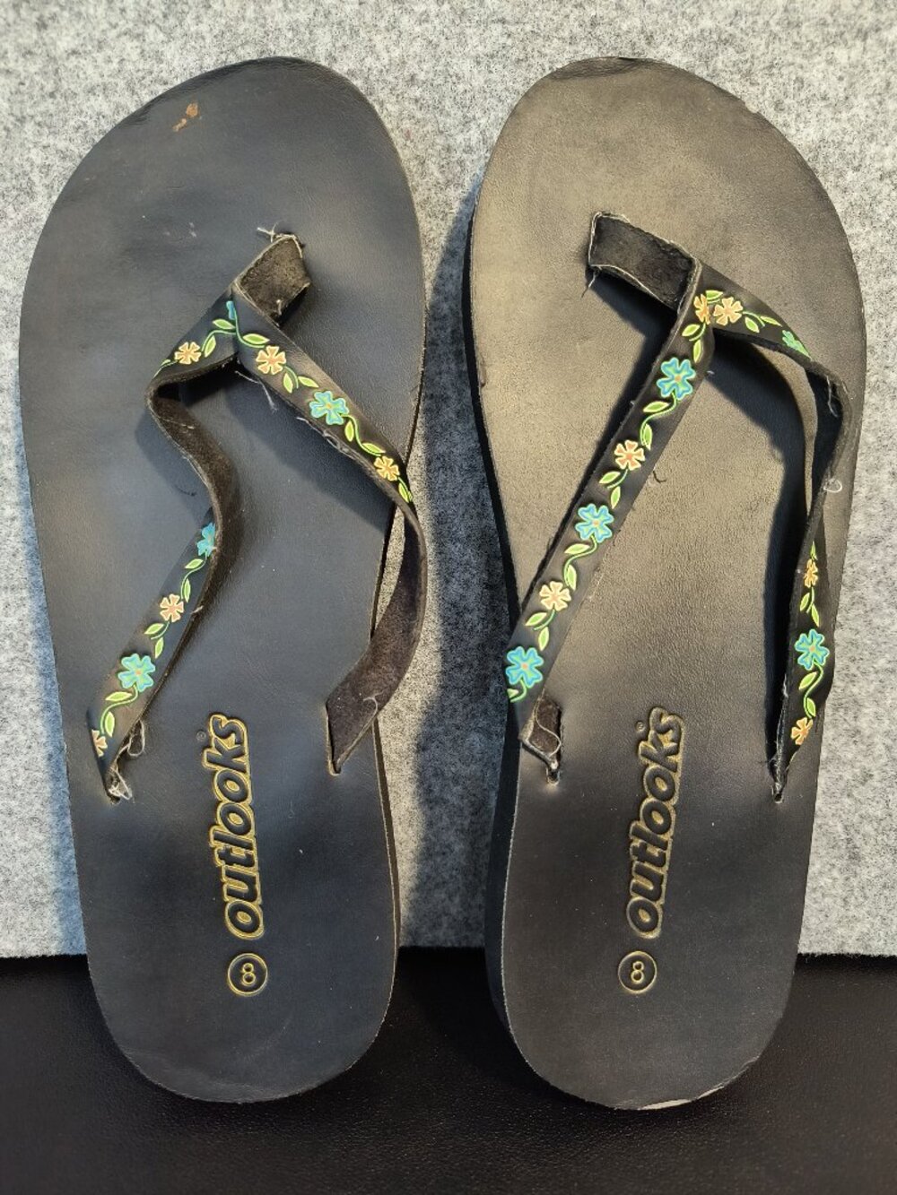 Outlooks Women's Size 8 Black Floral Flip Flop Sandals Blue & Peach Flowers